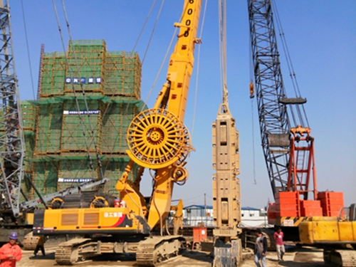 徐(xú)工XG600D連續牆抓鬥(dou)上海灘秀大鍋(guō)重器風采