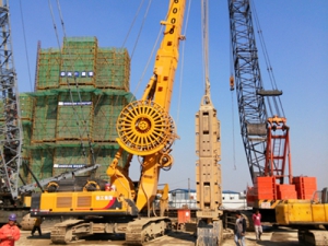 徐工(gōng)XG600D連續牆抓(zhua)鬥上海灘(tan)秀大鍋重(zhòng)器風采