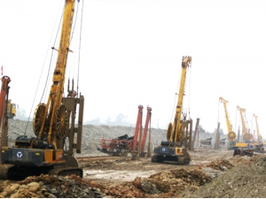 徐工連(lián)續牆機群(qun)樂山施工(gōng)