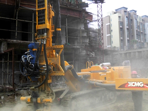 錨(mao)杆鑽施工2